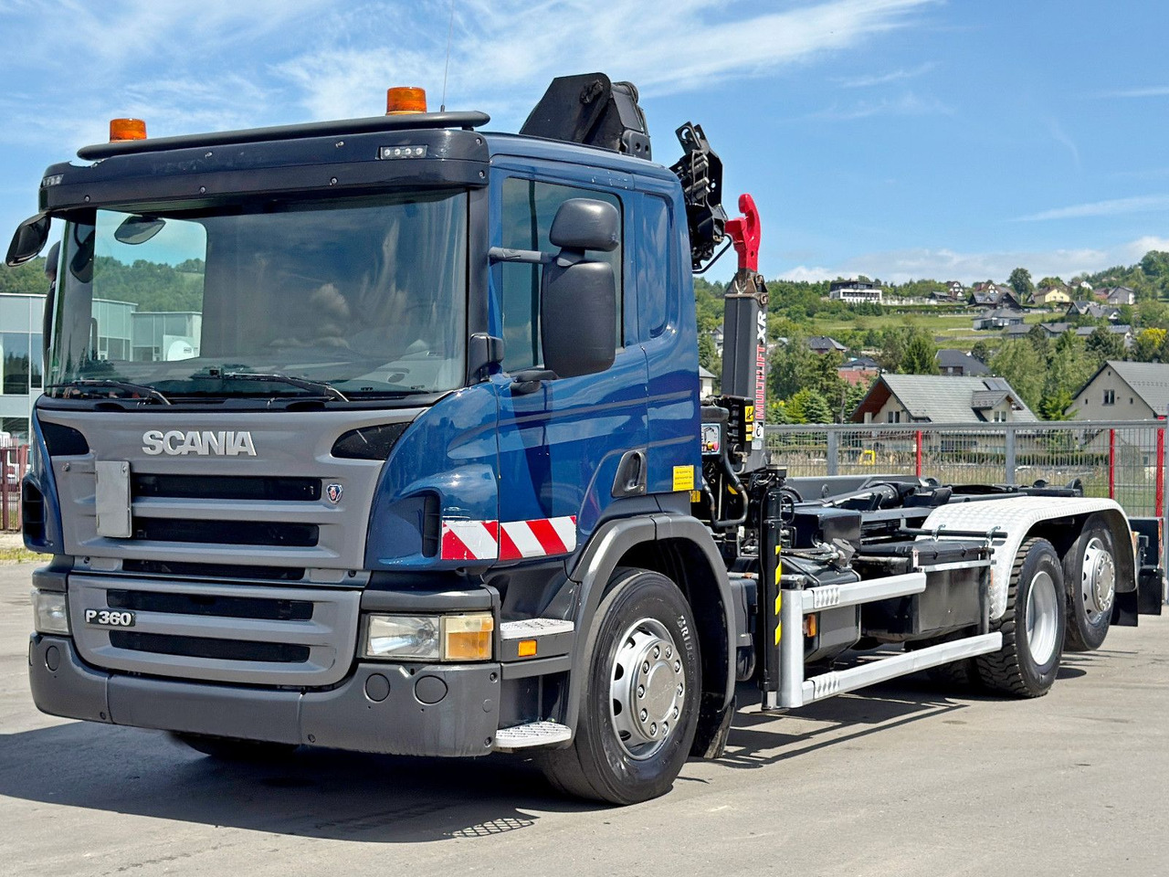 Scania P 360 * ABROLLKIPPER * HIAB 111 BS -2 HIDUO/FUNK - Hook lift truck, Crane truck: picture 4 Scania P 360 * ABROLLKIPPER * HIAB 111 BS -2 HIDUO/FUNK - Hook lift truck, Crane truck: picture 4