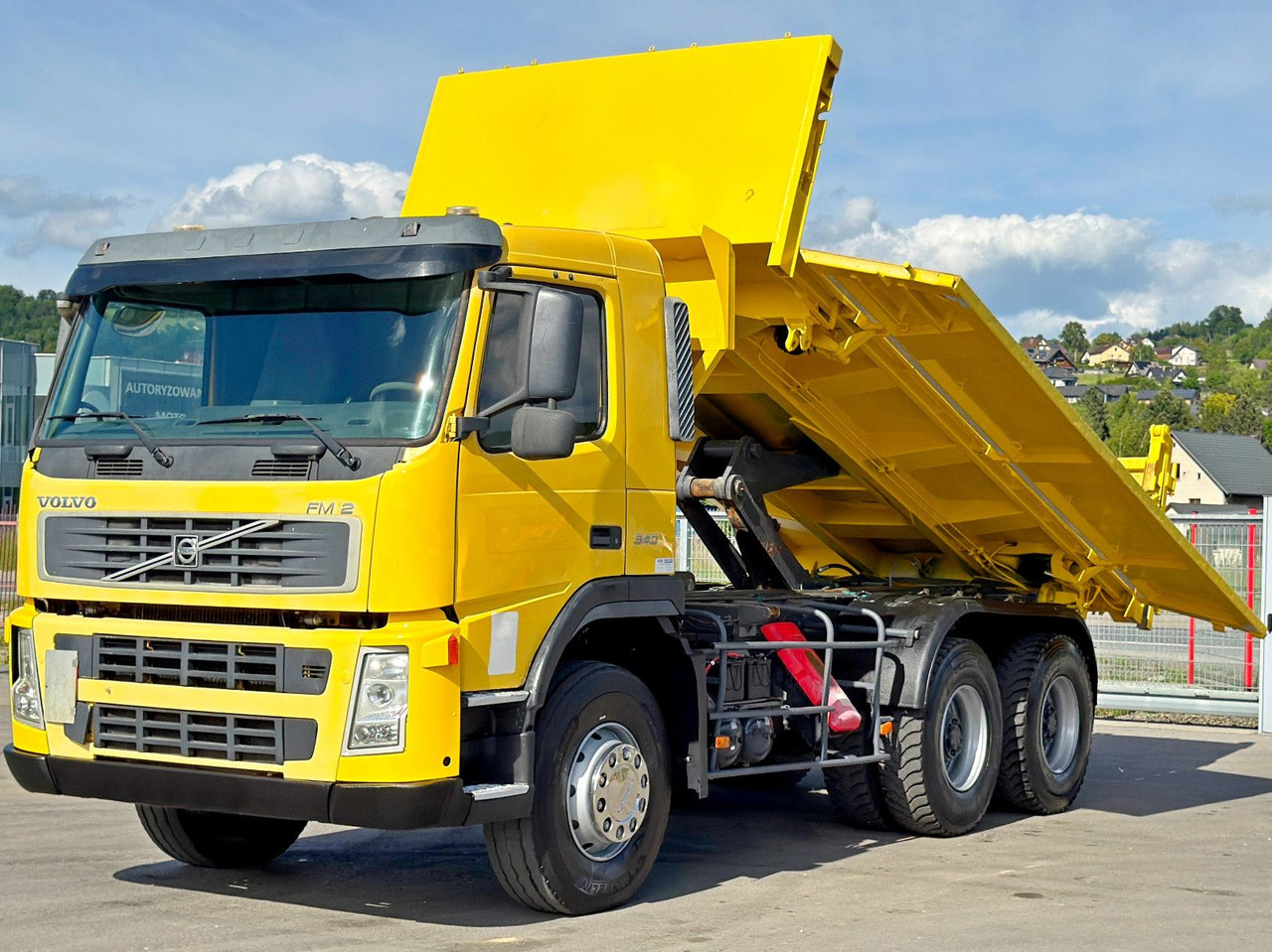Volvo FM 370 Kipper 6,20 m + BORDMATIC / 8x4 Volvo FM 12 340 Kipper 5,05 m + BORDMATIC / 6x4 - Tipper, Crane truck: picture 3 Volvo FM 370 Kipper 6,20 m + BORDMATIC / 8x4 Volvo FM 12 340 Kipper 5,05 m + BORDMATIC / 6x4 - Tipper, Crane truck: picture 3