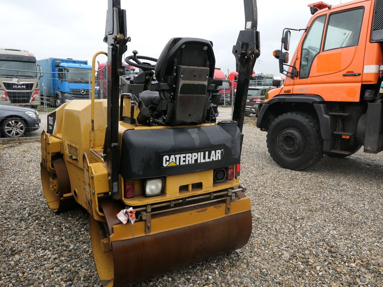 Caterpillar CB24 XT - Road roller: picture 3 Caterpillar CB24 XT - Road roller: picture 3