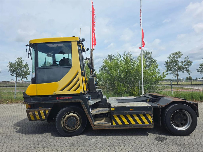 Terberg RT283 4x4 - Terminal tractor: picture 4 Terberg RT283 4x4 - Terminal tractor: picture 4