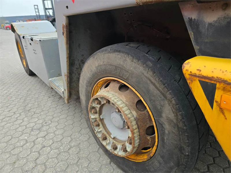 Terminal tractor Terberg TT223: picture 10