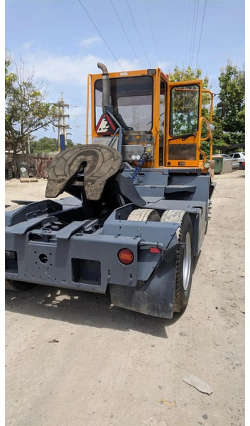 Terberg YT182 - Terminal tractor: picture 5 Terberg YT182 - Terminal tractor: picture 5
