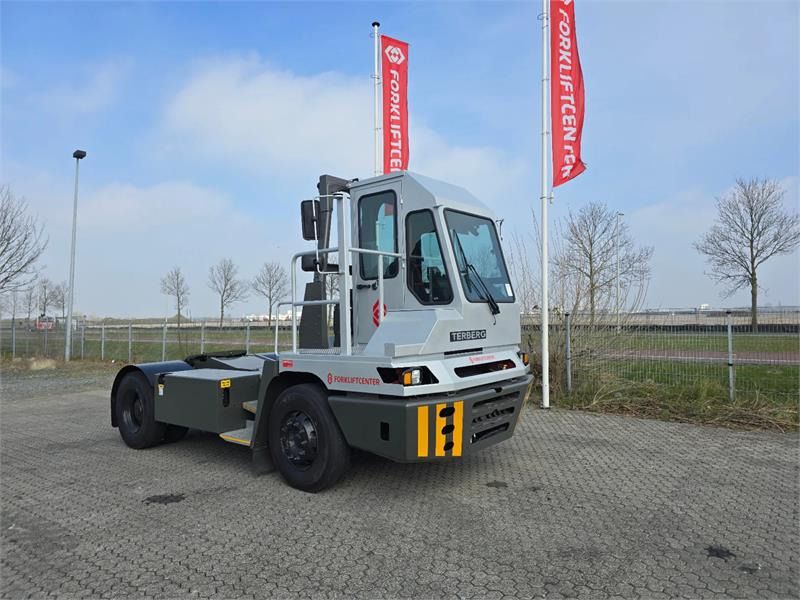 Terberg YT220 - Terminal tractor: picture 2 Terberg YT220 - Terminal tractor: picture 2