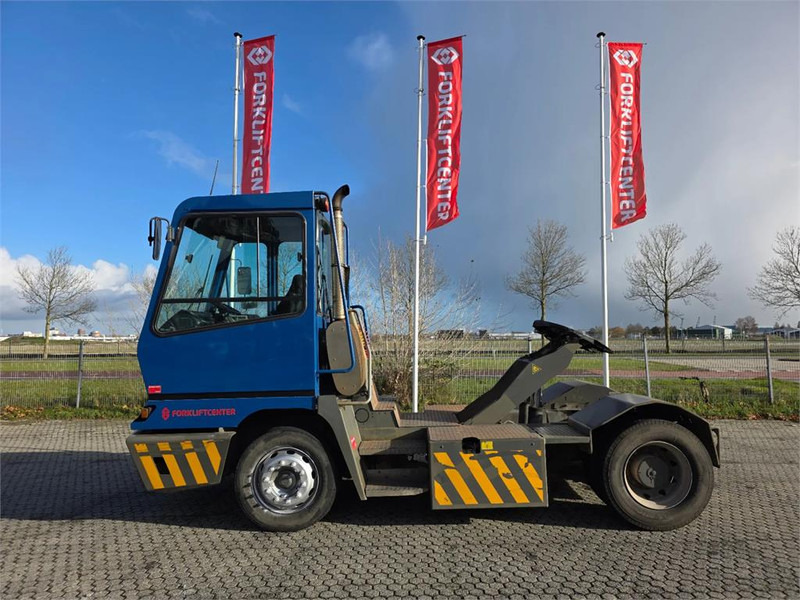 Terberg YT222 - Terminal tractor: picture 4 Terberg YT222 - Terminal tractor: picture 4