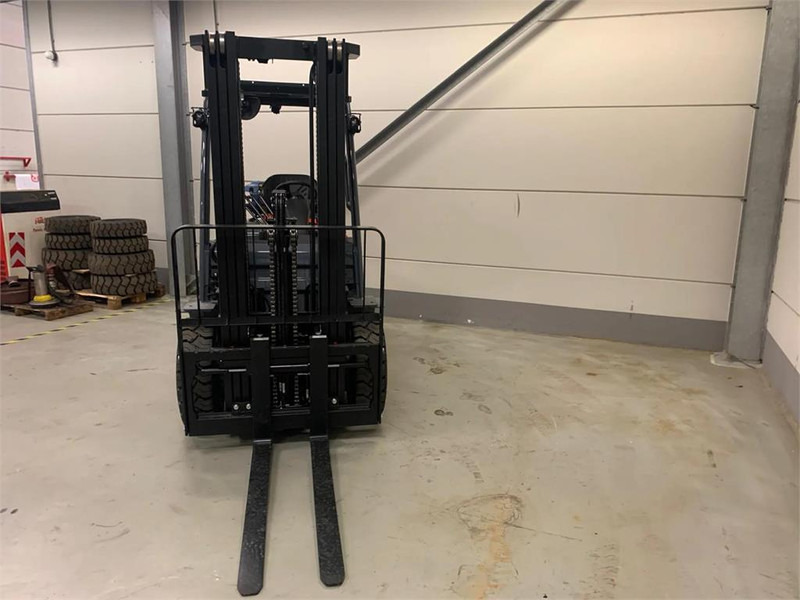 Toyota 02-8FGF30 - LPG forklift: picture 5 Toyota 02-8FGF30 - LPG forklift: picture 5