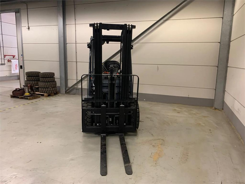 Toyota 02-8FGF30 - LPG forklift: picture 5 Toyota 02-8FGF30 - LPG forklift: picture 5