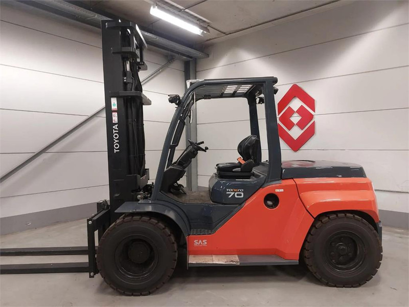 Toyota 8FD70F - Diesel forklift: picture 2 Toyota 8FD70F - Diesel forklift: picture 2