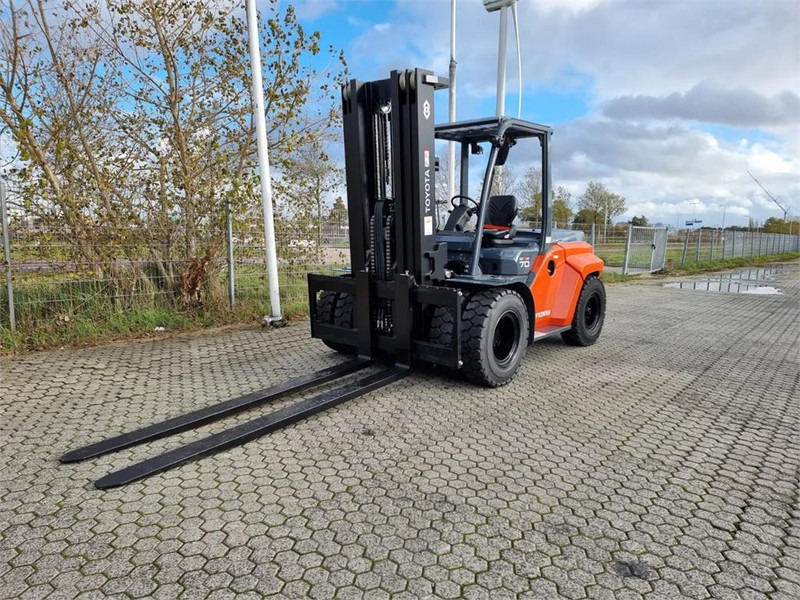 Toyota 8FD70F - Diesel forklift: picture 4 Toyota 8FD70F - Diesel forklift: picture 4