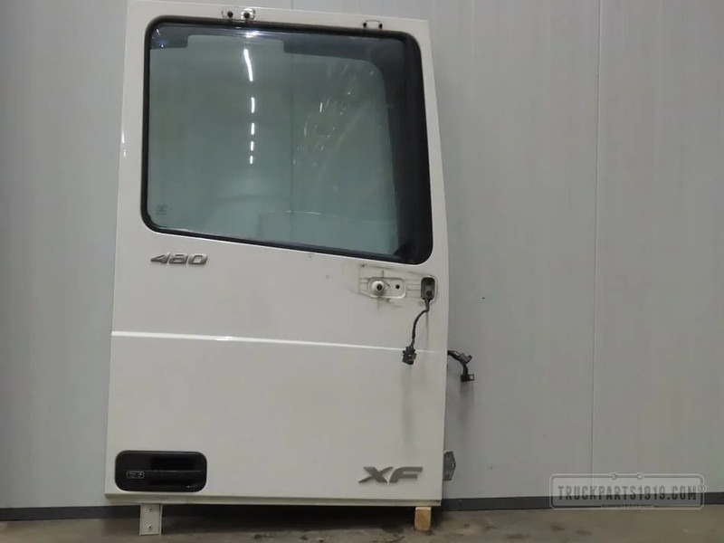 DAF Body & Chassis Parts Portier Re. DAF XF 106 - Door and parts for Truck: picture 1 DAF Body & Chassis Parts Portier Re. DAF XF 106 - Door and parts for Truck: picture 1