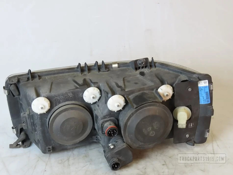 DAF Lighting Koplamp Re. DAF CF - Headlight for Truck: picture 2 DAF Lighting Koplamp Re. DAF CF - Headlight for Truck: picture 2