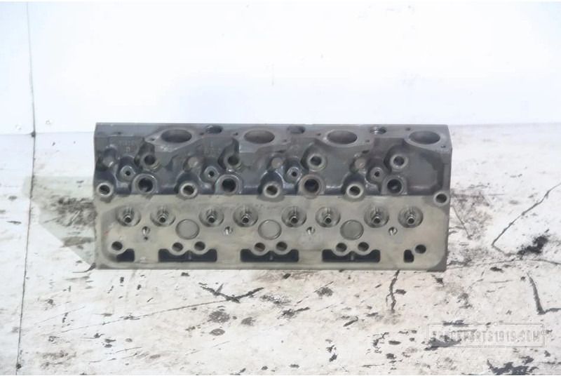 Renault Engines & Parts Renault Cilinderkop Used - Cylinder head for Truck: picture 1 Renault Engines & Parts Renault Cilinderkop Used - Cylinder head for Truck: picture 1