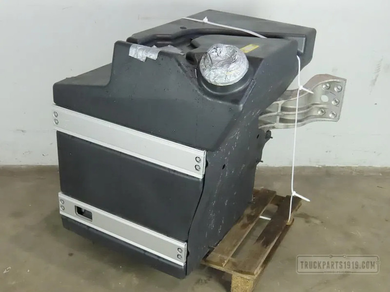 Volvo 22951971 Brandstoftank + steunen 290L - Fuel tank for Truck: picture 1 Volvo 22951971 Brandstoftank + steunen 290L - Fuel tank for Truck: picture 1