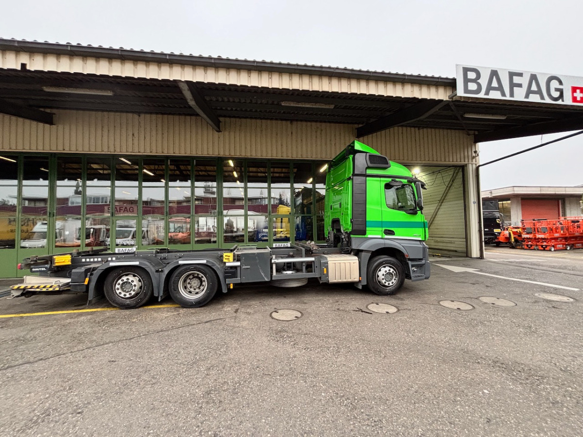 MERCEDES 2543 6x2 - Container transporter/ Swap body truck: picture 2 MERCEDES 2543 6x2 - Container transporter/ Swap body truck: picture 2