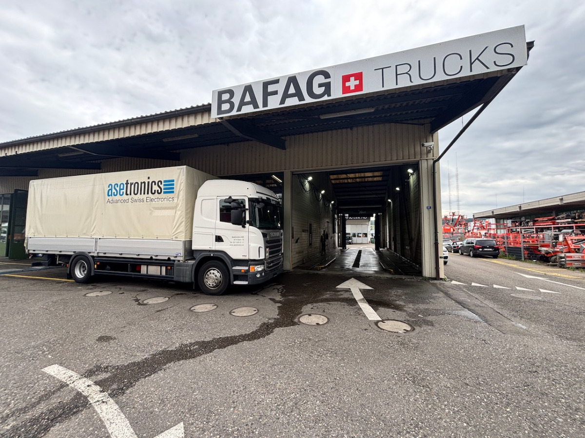 SCANIA G440 - Curtainsider truck: picture 2 SCANIA G440 - Curtainsider truck: picture 2