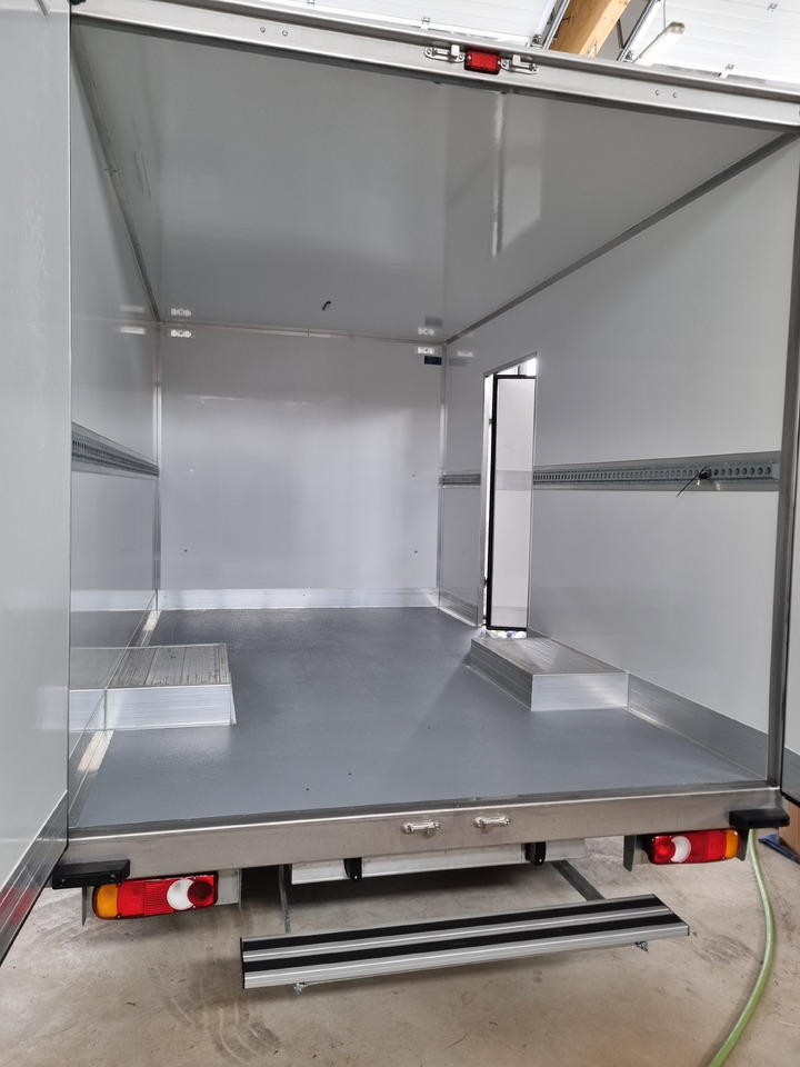 Renault Master 165 Koffer Platform Tiefrahmen - Box van: picture 3 Renault Master 165 Koffer Platform Tiefrahmen - Box van: picture 3