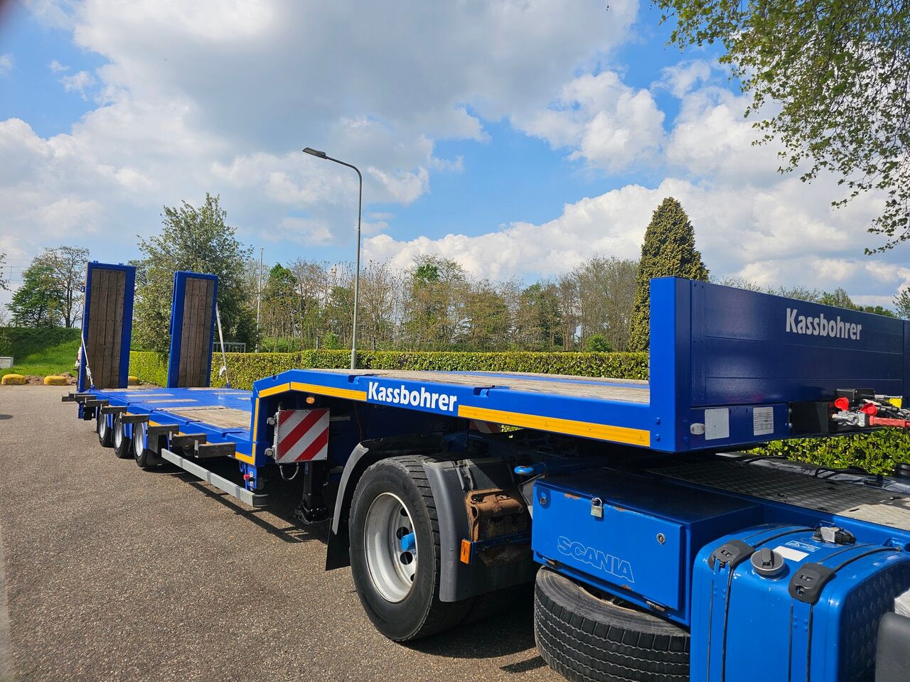 Kässbohrer LB3E With Hydraulic Flip Ramps - Low loader semi-trailer: picture 3 Kässbohrer LB3E With Hydraulic Flip Ramps - Low loader semi-trailer: picture 3