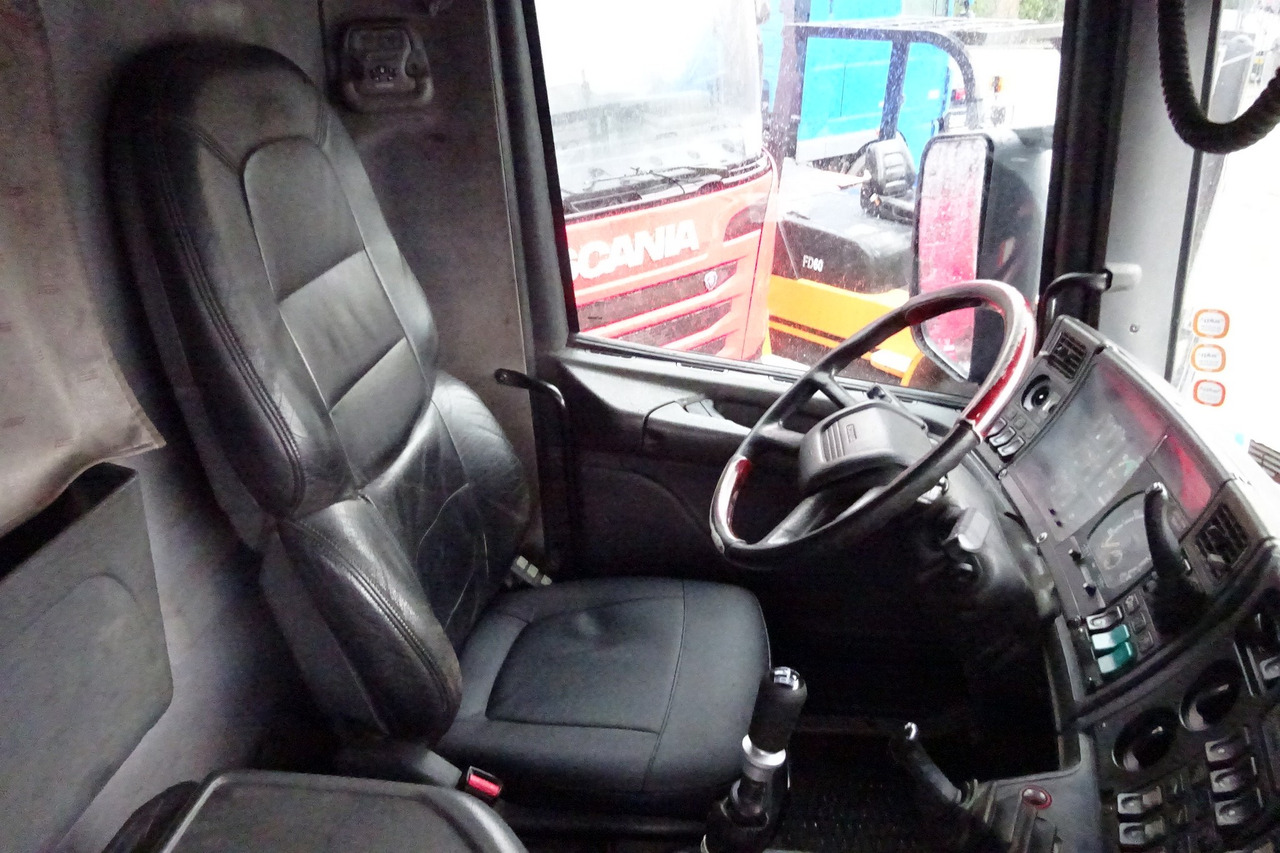 Crane truck Scania R 124G 420 8x2: picture 13
