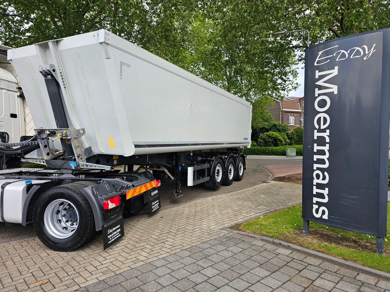 Schmitz SGF*S3 Steel / Alu 38 M3 - Tipper semi-trailer: picture 1 Schmitz SGF*S3 Steel / Alu 38 M3 - Tipper semi-trailer: picture 1