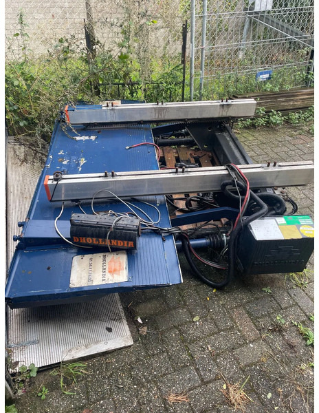 Kässbohrer 1500 KG Laadklep. Gebruikt - Closed box semi-trailer: picture 1 Kässbohrer 1500 KG Laadklep. Gebruikt - Closed box semi-trailer: picture 1