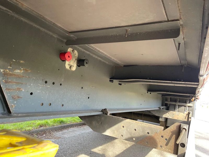 Kässbohrer Taut line XXL certificaat In prijs verlaagt - Curtainsider semi-trailer: picture 3 Kässbohrer Taut line XXL certificaat In prijs verlaagt - Curtainsider semi-trailer: picture 3