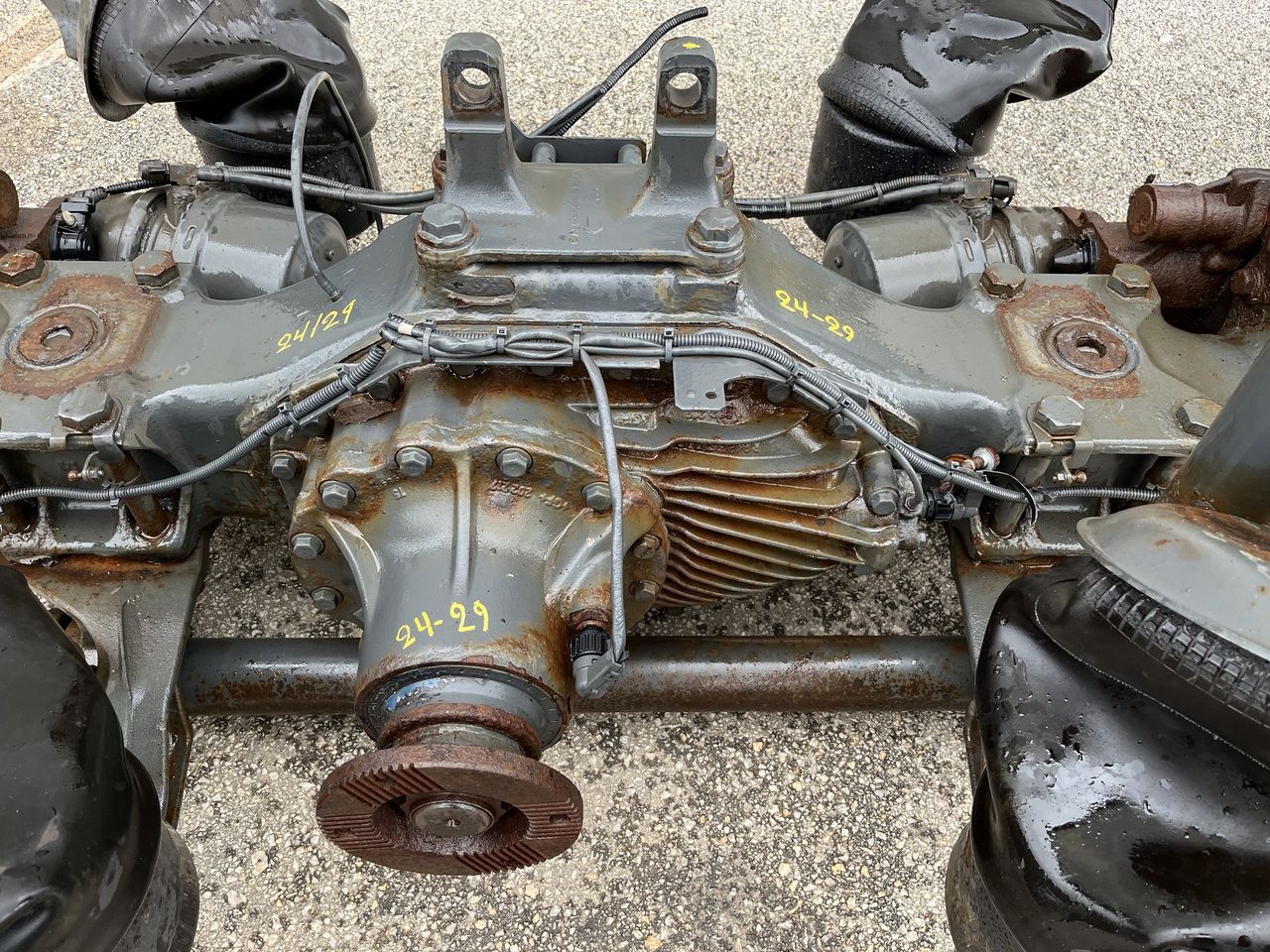 REAR AXLE WITH DIFFERENTIAL GEAR ,RATIO 29:24 - Differential gear for Truck: picture 2 REAR AXLE WITH DIFFERENTIAL GEAR ,RATIO 29:24 - Differential gear for Truck: picture 2