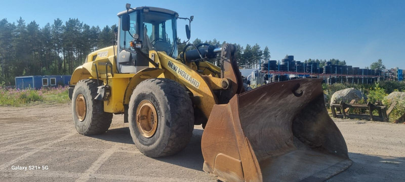 New Holland W270 - Wheel loader: picture 2 New Holland W270 - Wheel loader: picture 2