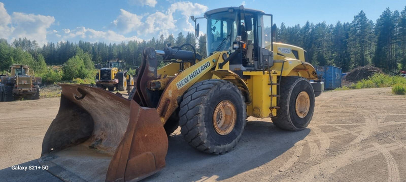 New Holland W270 - Wheel loader: picture 1 New Holland W270 - Wheel loader: picture 1