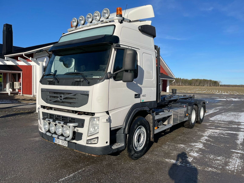 Volvo FM460 Globe 6x4 - Hook lift truck: picture 1 Volvo FM460 Globe 6x4 - Hook lift truck: picture 1