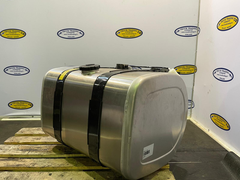 Volvo  - Fuel tank: picture 2 Volvo  - Fuel tank: picture 2