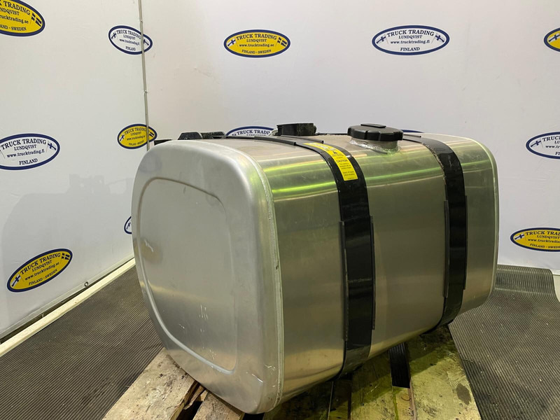 Volvo  - Fuel tank: picture 3 Volvo  - Fuel tank: picture 3
