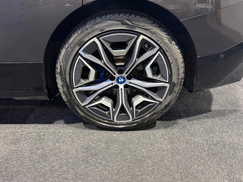 BMW iX xDrive40 iX xDrive40 Excellence 5 22 inch velgen - Car: picture 4 BMW iX xDrive40 iX xDrive40 Excellence 5 22 inch velgen - Car: picture 4