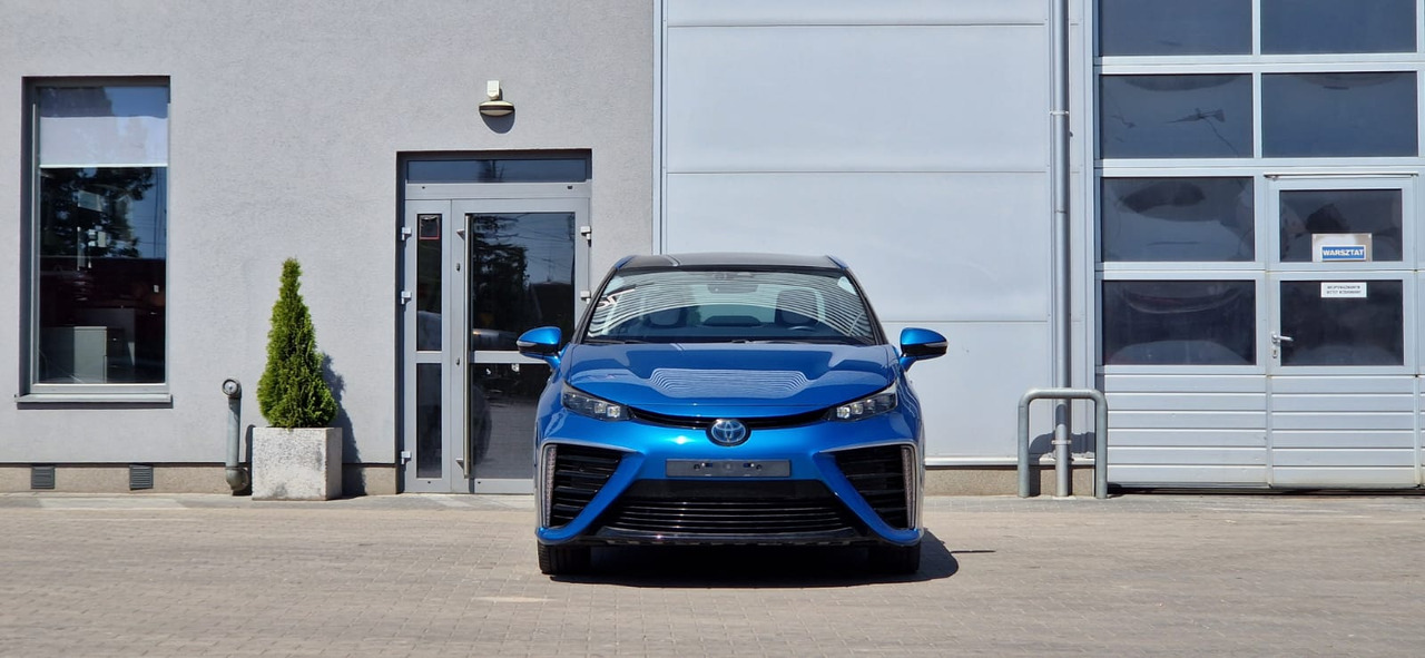 Toyota Mirai - Sedan: picture 4 Toyota Mirai - Sedan: picture 4