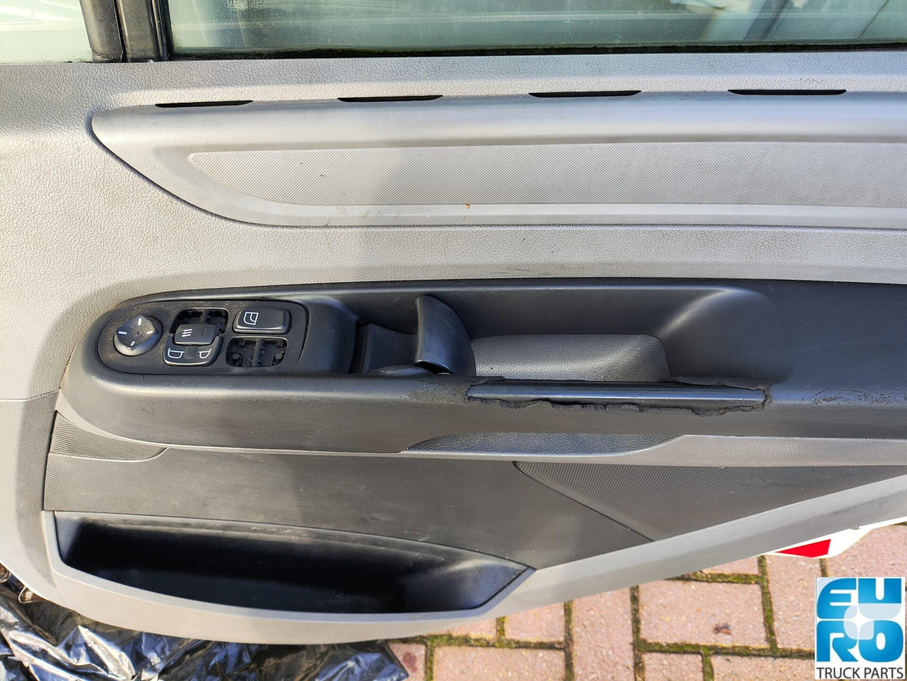 DAF CF EURO 6 PORTIER RECHTS COMPLEET 1950971A6 - Door and parts for Truck: picture 3 DAF CF EURO 6 PORTIER RECHTS COMPLEET 1950971A6 - Door and parts for Truck: picture 3