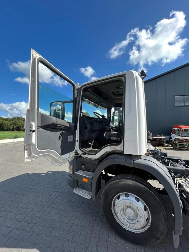 Scania Scania P124 360 1998 6x4 - Tractor unit: picture 2 Scania Scania P124 360 1998 6x4 - Tractor unit: picture 2
