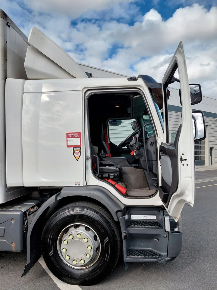 2019 Renault D18 Wide 4×2 18 Tonne - Box truck: picture 3 2019 Renault D18 Wide 4×2 18 Tonne - Box truck: picture 3