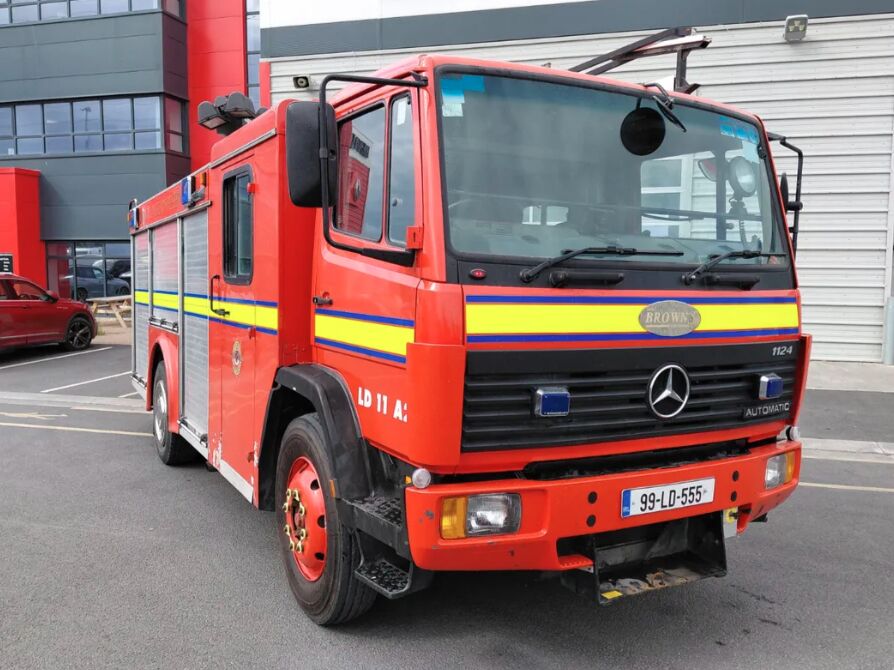 Mercedes 1124 Fire Engine - Fire truck: picture 1 Mercedes 1124 Fire Engine - Fire truck: picture 1