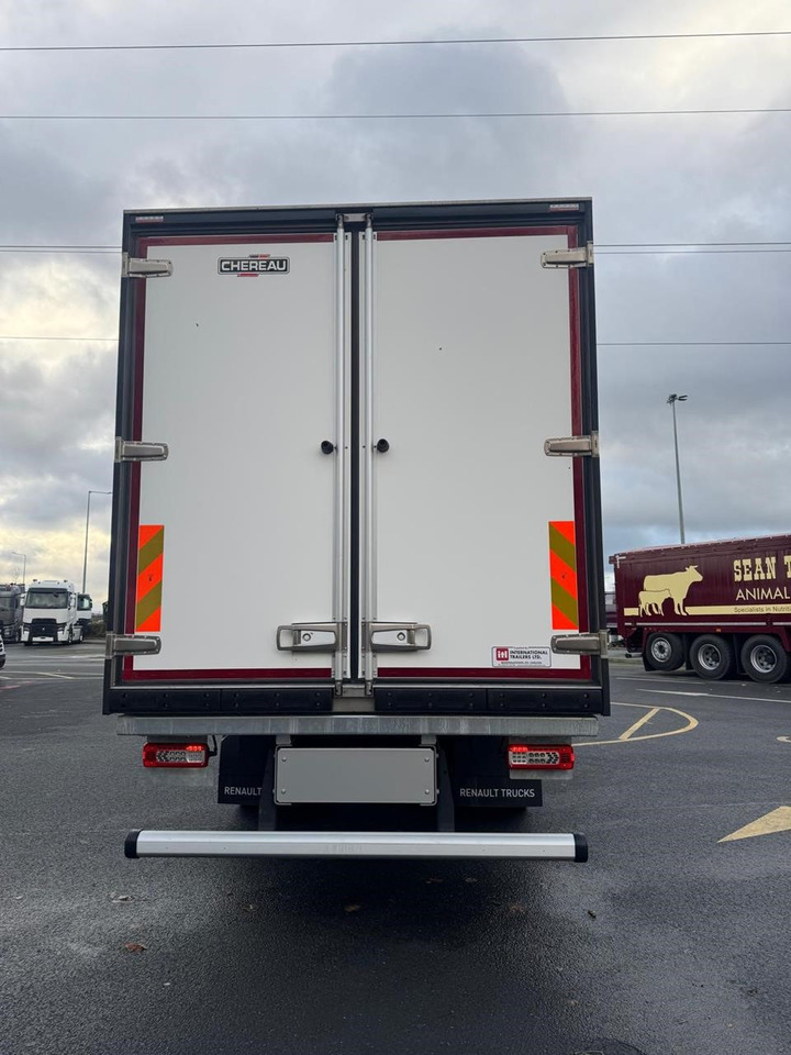 Renault Trucks D 18 Wide 4×2 with Chereau Body - Box truck: picture 4 Renault Trucks D 18 Wide 4×2 with Chereau Body - Box truck: picture 4