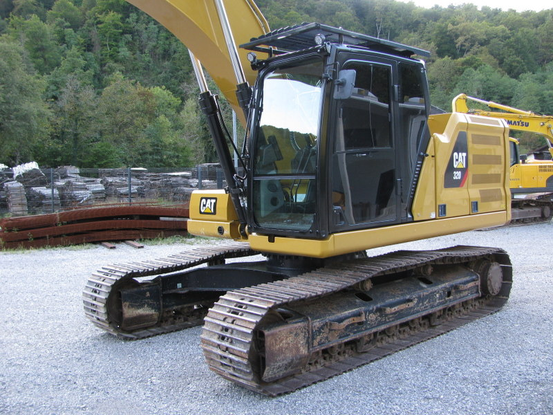 CATERPILLAR 320 with 3 buckets 6.815 houers - Crawler excavator: picture 2 CATERPILLAR 320 with 3 buckets 6.815 houers - Crawler excavator: picture 2