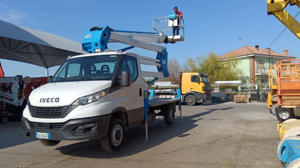 Truck mounted aerial platform Socage 20d: picture 12