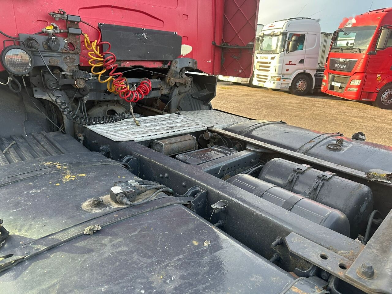 Tractor unit Scania R124: picture 6
