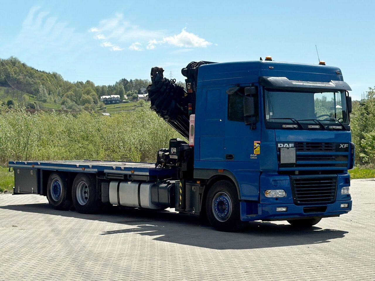 DAF XF 95.480 - Dropside/ Flatbed truck, Crane truck: picture 3 DAF XF 95.480 - Dropside/ Flatbed truck, Crane truck: picture 3