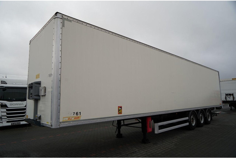 Fruehauf KONTENER / KOFFER / ROLETA / WINDA DOHALLNDIA / OŚ PODOSZONA / S - Closed box semi-trailer: picture 4 Fruehauf KONTENER / KOFFER / ROLETA / WINDA DOHALLNDIA / OŚ PODOSZONA / S - Closed box semi-trailer: picture 4