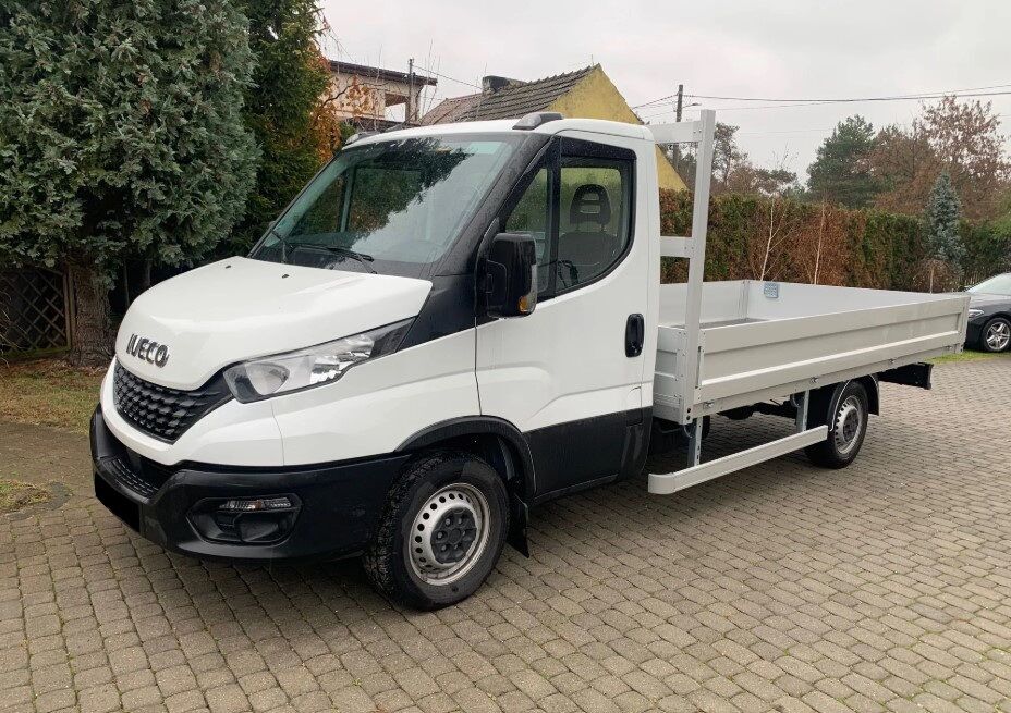 IVECO 35S140 - Flatbed van: picture 1 IVECO 35S140 - Flatbed van: picture 1