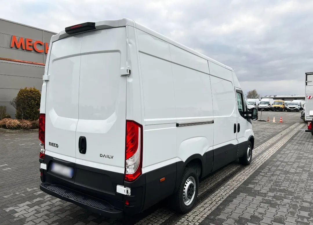 IVECO Daily 35S14 Furgon L2H2 New Model - Panel van: picture 4 IVECO Daily 35S14 Furgon L2H2 New Model - Panel van: picture 4