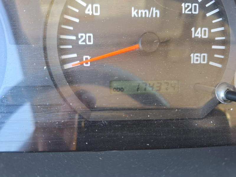 Skip loader truck Isuzu 4X4 - container transport: picture 10 Skip loader truck Isuzu 4X4 - container transport: picture 10