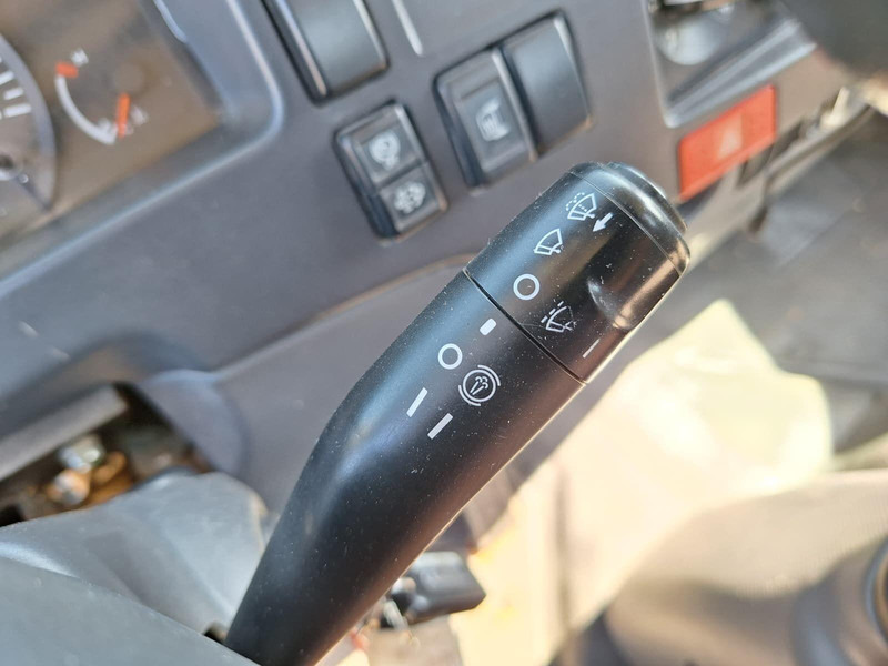 Skip loader truck Isuzu 4X4 - container transport: picture 13 Skip loader truck Isuzu 4X4 - container transport: picture 13