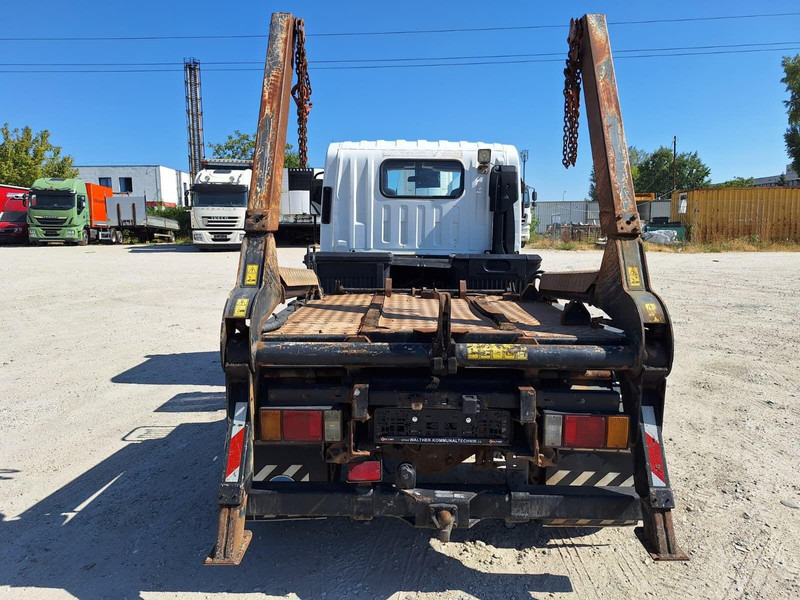 Skip loader truck Isuzu 4X4 - container transport: picture 7 Skip loader truck Isuzu 4X4 - container transport: picture 7
