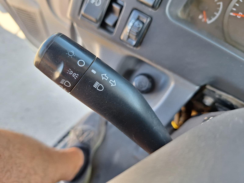 Skip loader truck Isuzu 4X4 - container transport: picture 12 Skip loader truck Isuzu 4X4 - container transport: picture 12