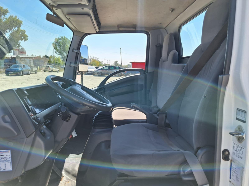 Skip loader truck Isuzu 4X4 - container transport: picture 16 Skip loader truck Isuzu 4X4 - container transport: picture 16