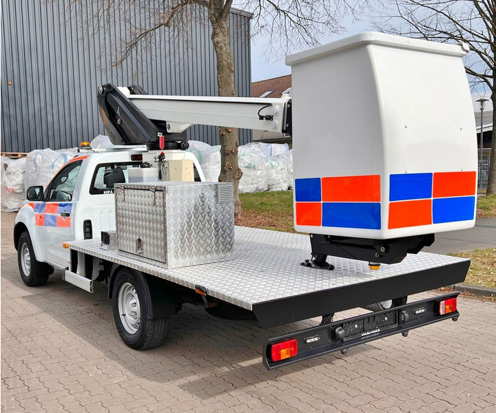 Truck mounted aerial platform Isuzu D-Max 4x4 Lifting basket - Klubb K26 -12m: picture 8 Truck mounted aerial platform Isuzu D-Max 4x4 Lifting basket - Klubb K26 -12m: picture 8